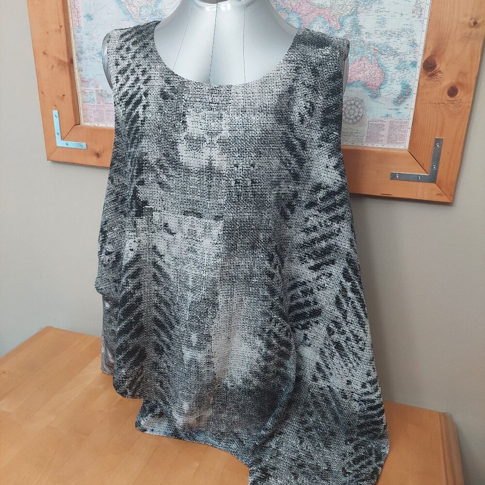 Worthington Plus Size Black and Grey Symmetrical Sleeveless Top Women's 2X
